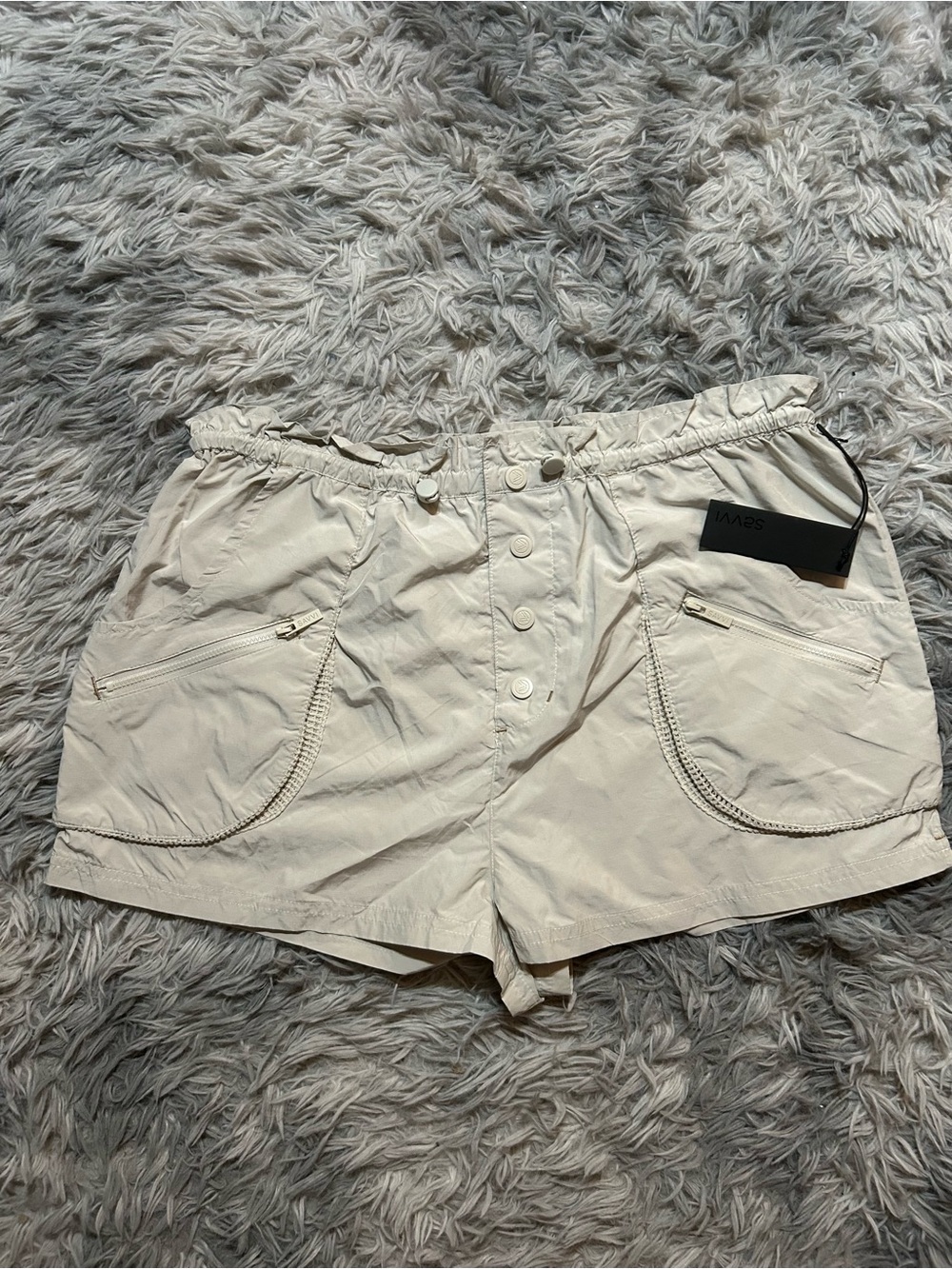 Kelly Cream Athletic Utility Shorts with Elastic Waist and Zip Pockets
